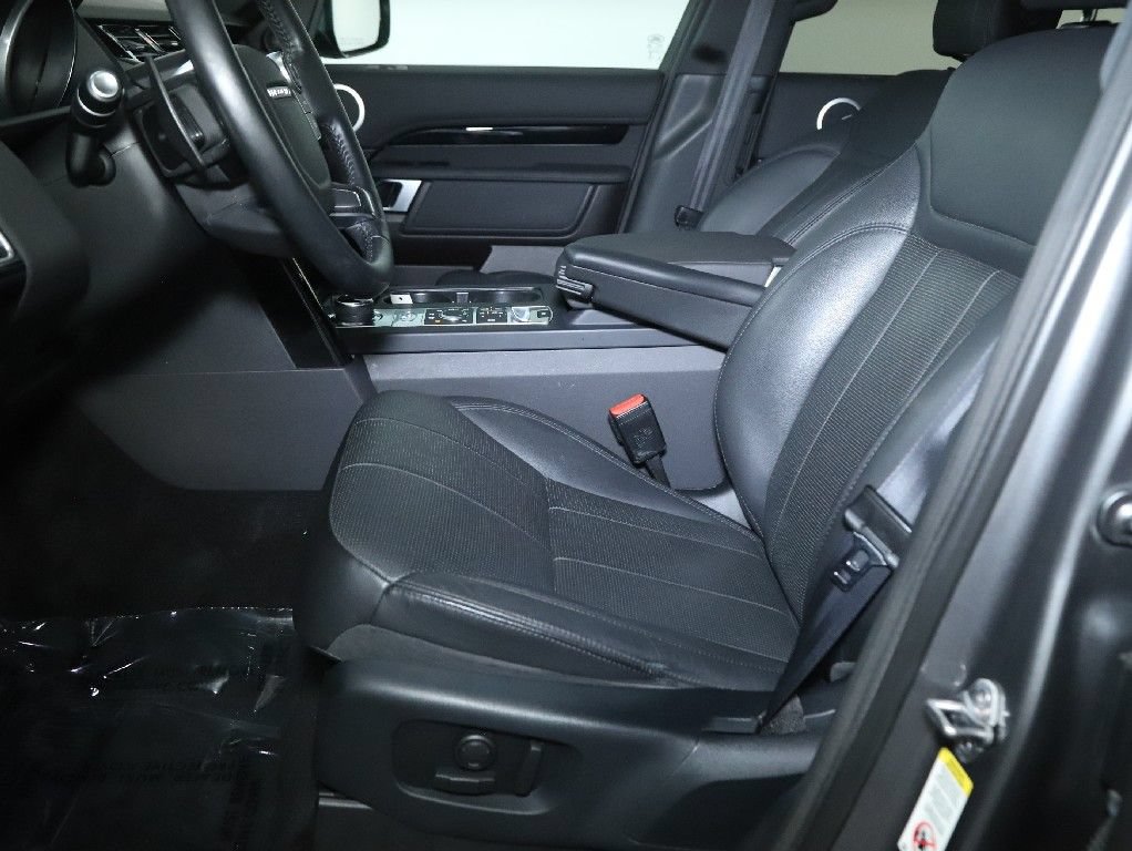 Used 2017 Land Rover Discovery SE AWD/4WD image 17