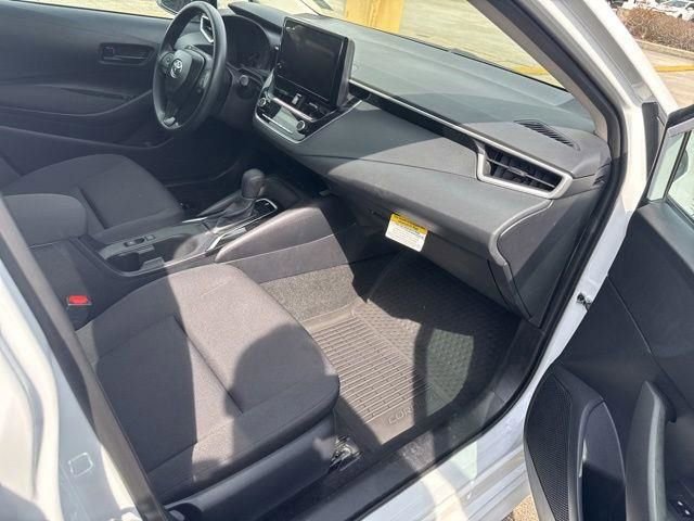 Used 2025 Toyota Corolla LE w/ LE Premium Package image 28