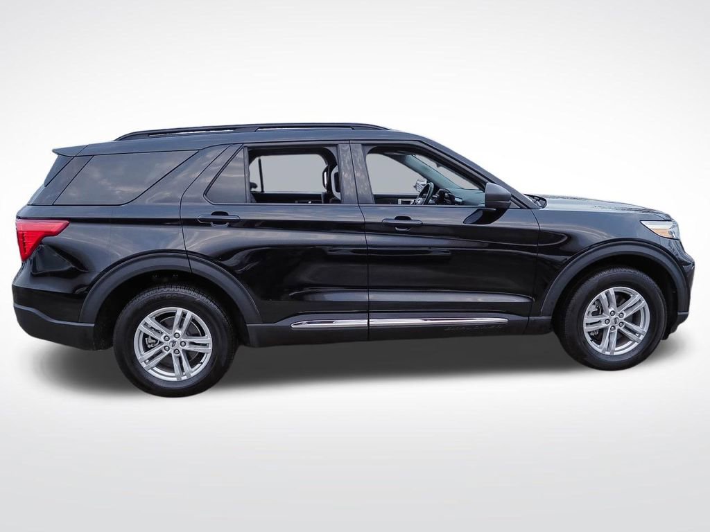 Used 2023 Ford Explorer XLT image 8