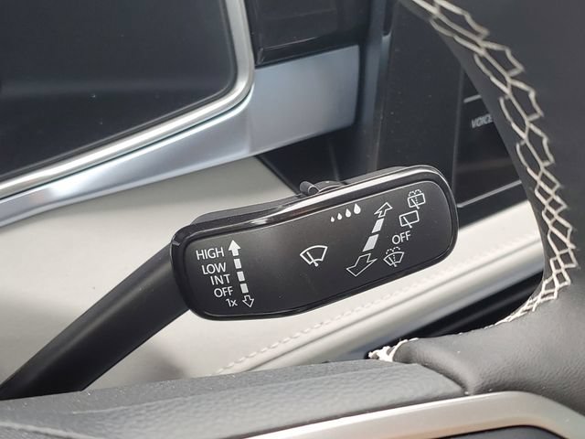 New 2026 Volkswagen Taos SE AWD/4WD image 18