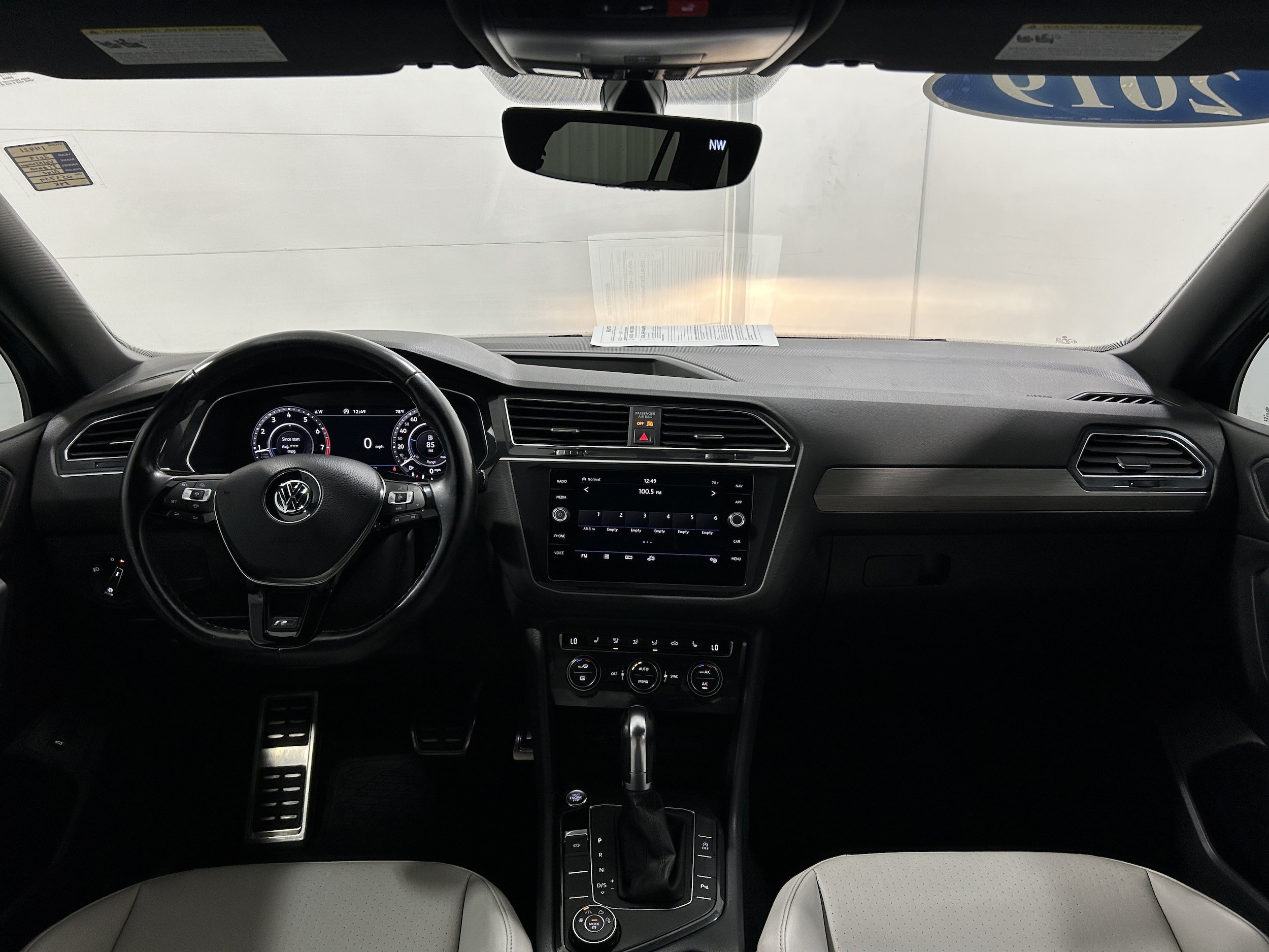 Used 2019 Volkswagen Tiguan SEL R-Line AWD/4WD image 14
