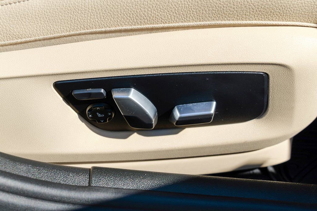 Used 2018 BMW 540i xDrive image 36