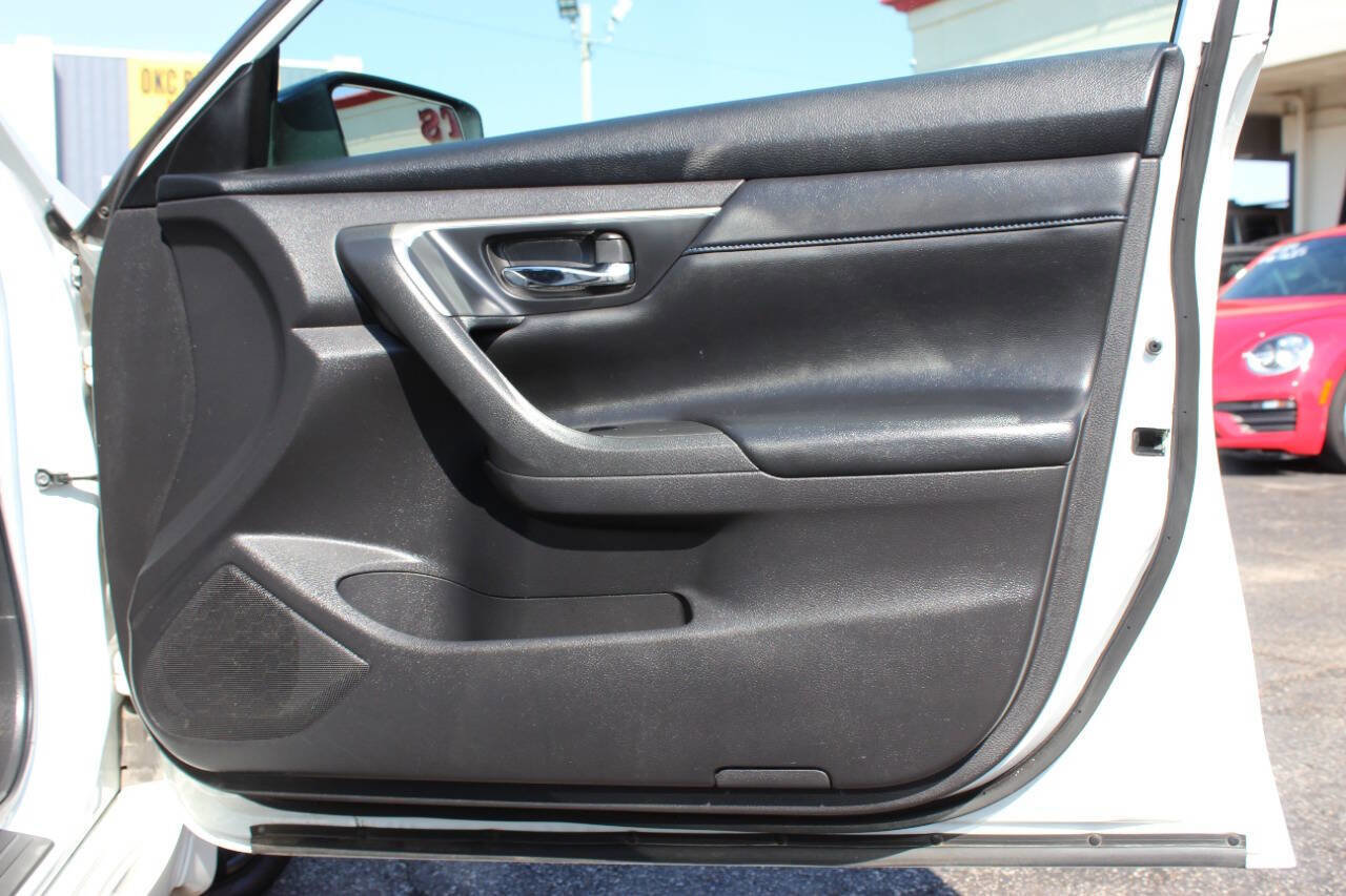 Used 2017 Nissan Altima 2.5 SR w/ Midnight Edition Package image 10