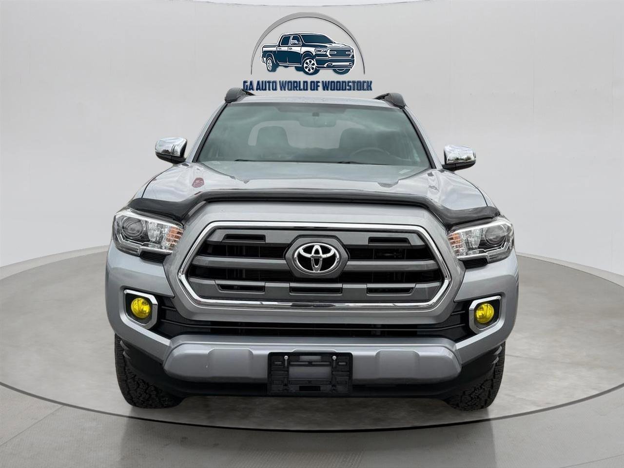 Used 2017 Toyota Tacoma Limited w/ Tow Package image 6