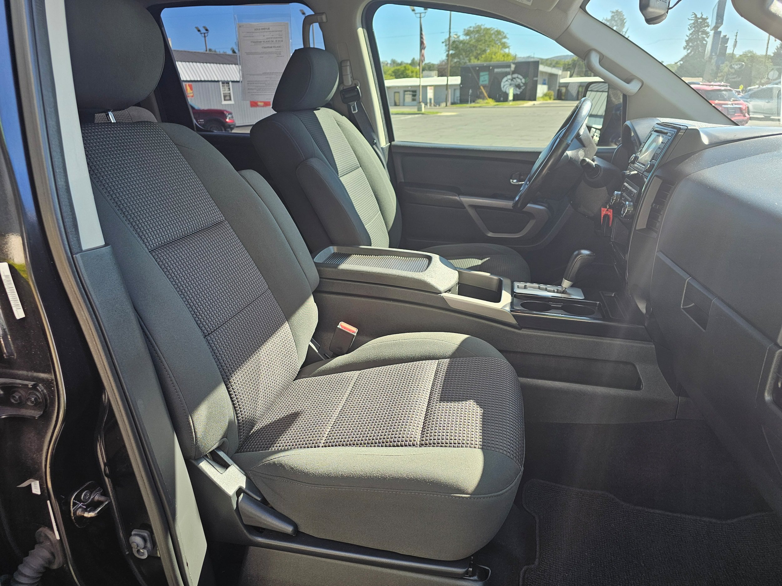 Used 2015 Nissan Titan PRO-4X AWD/4WD image 17