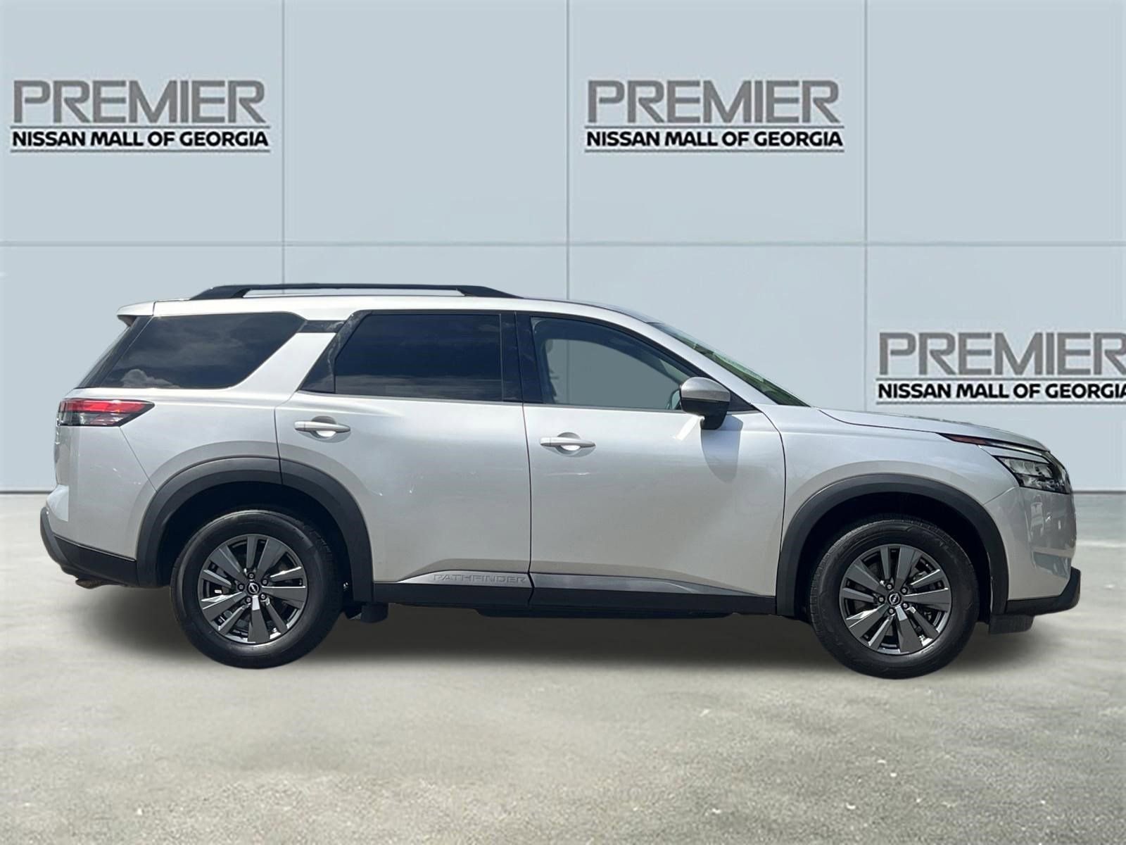 Certified 2024 Nissan Pathfinder SV FWD image 24