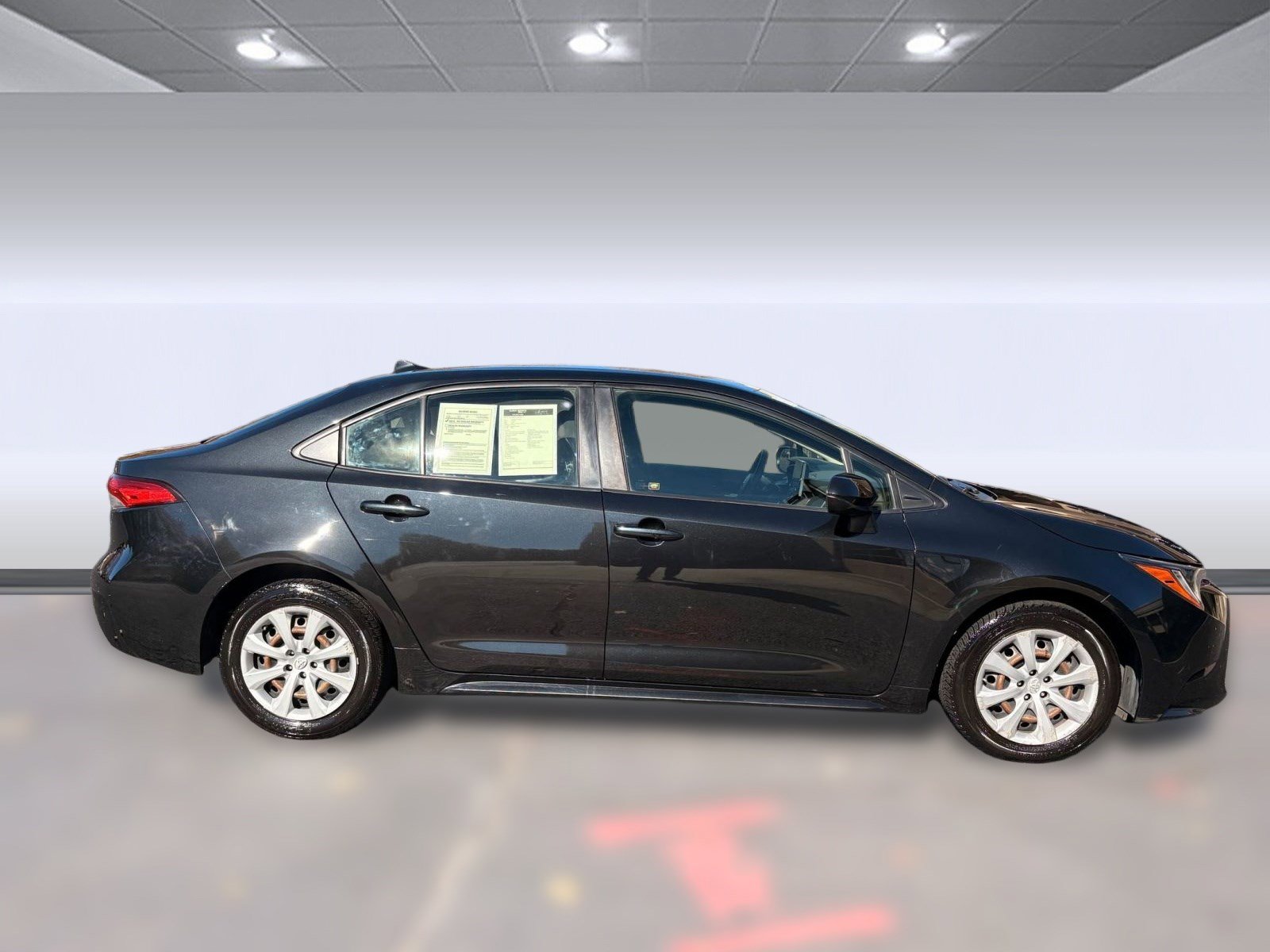 Used 2020 Toyota Corolla LE image 8