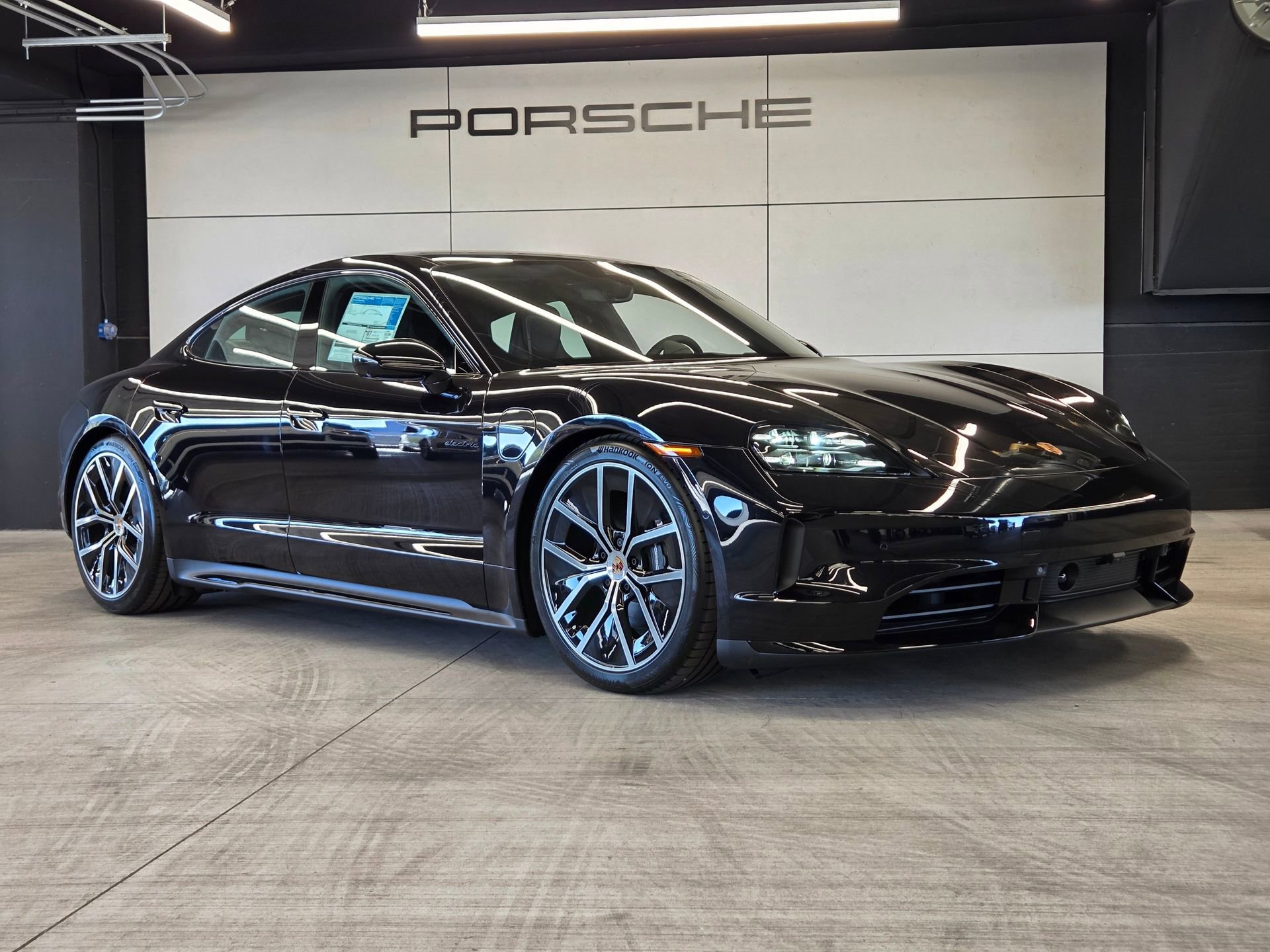 New 2026 Porsche Taycan image 29