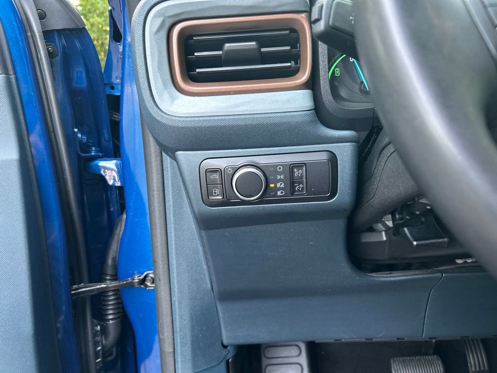 Used 2023 Ford Maverick Lariat w/ Lariat Luxury Package FWD image 24