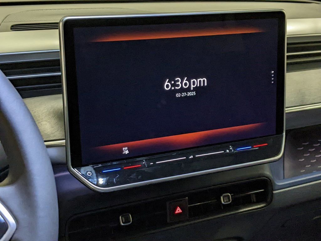 New 2025 Volkswagen ID. Buzz Pro S image 17