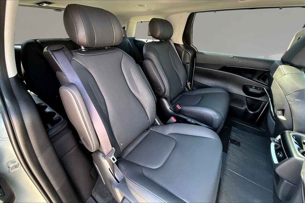 New 2027 Kia Carnival SX Prestige FWD image 10