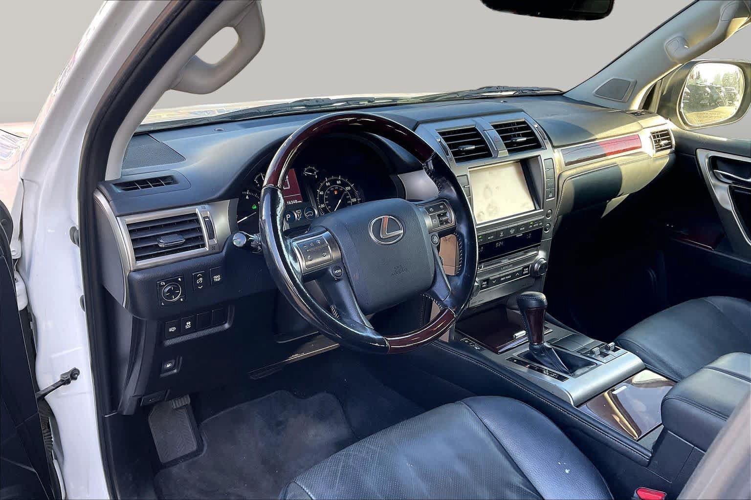 Used 2019 Lexus GX 460 Premium AWD/4WD image 17