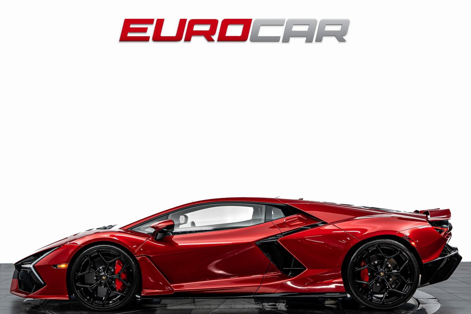 Used 2025 Lamborghini Revuelto image 2