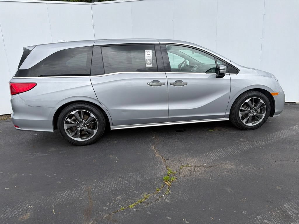 Used 2023 Honda Odyssey Elite image 3