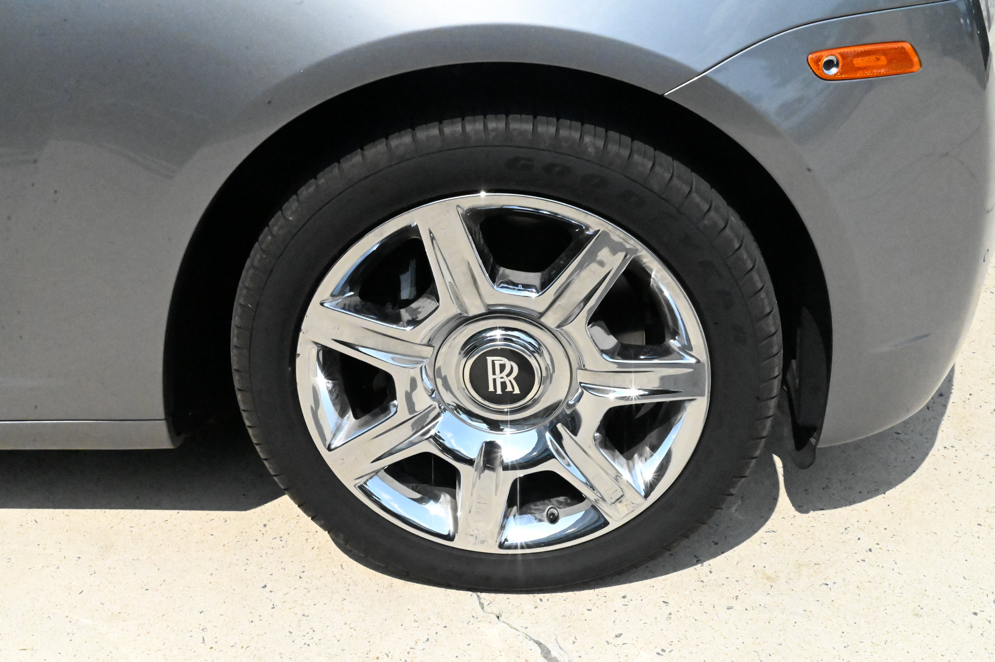 Used 2013 Rolls-Royce Ghost RWD image 48