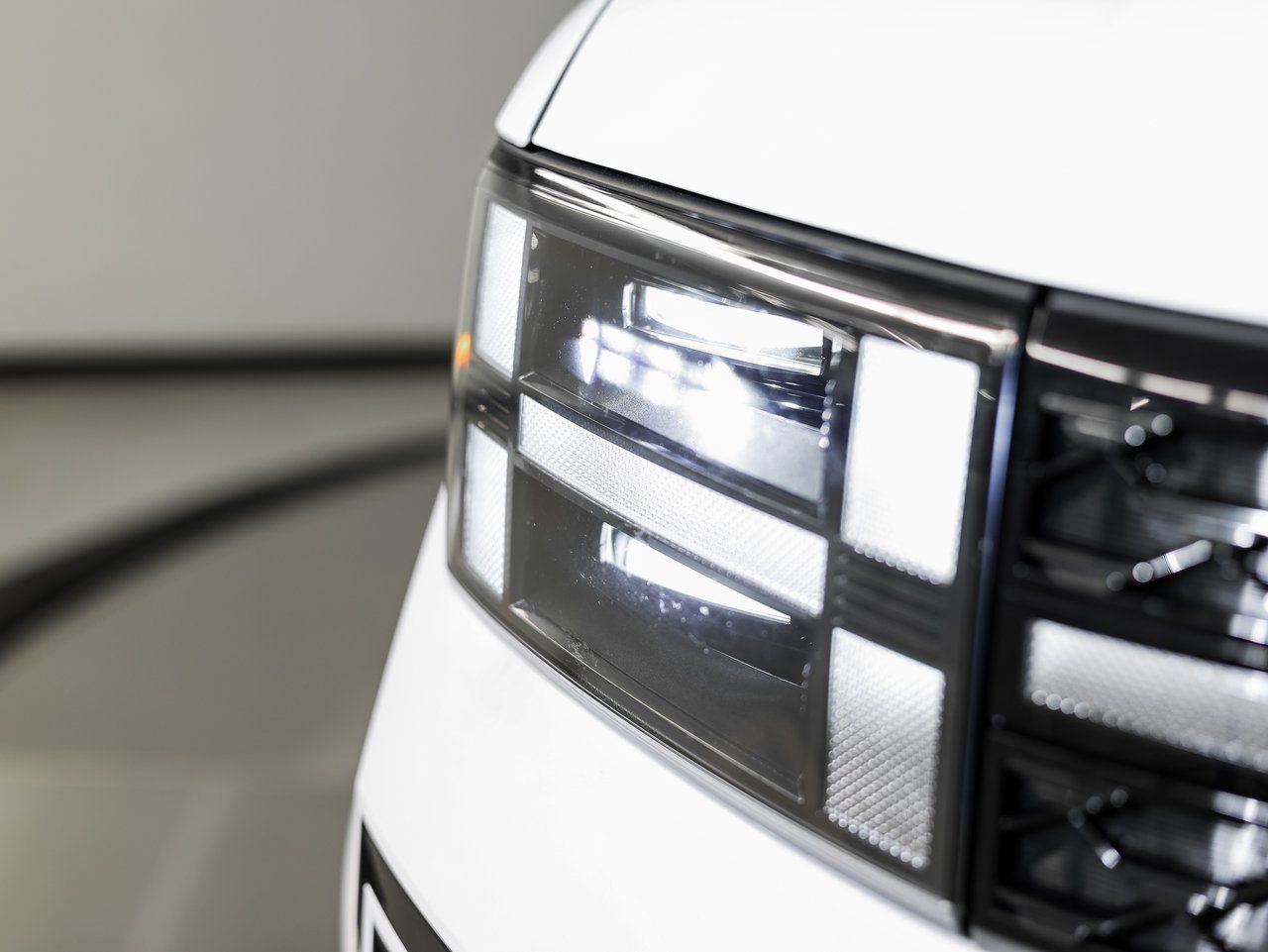 Used 2025 Hyundai Santa Fe Calligraphy image 13