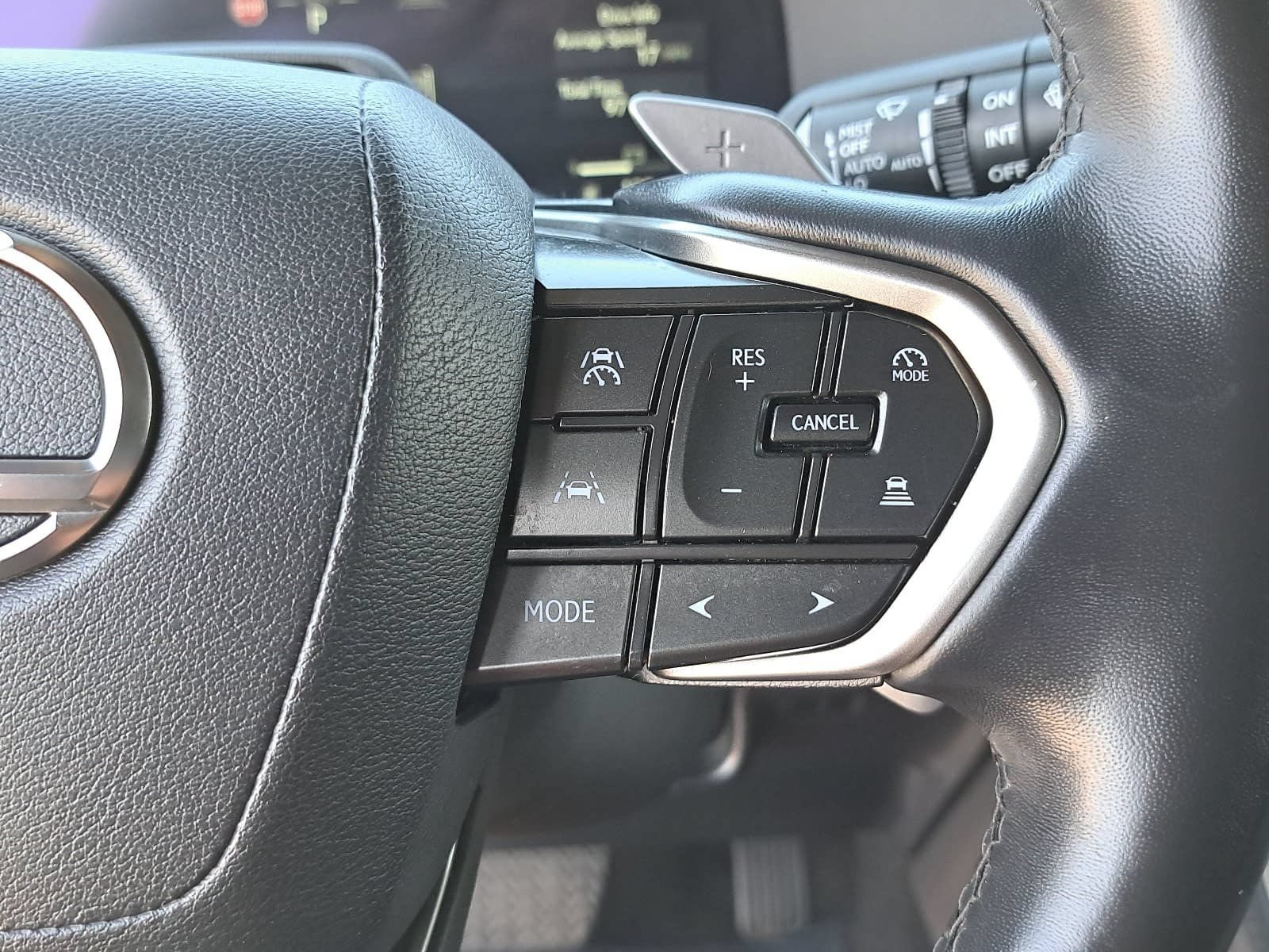 Used 2024 Lexus GX 550 w/ Cold Area Package AWD/4WD image 20
