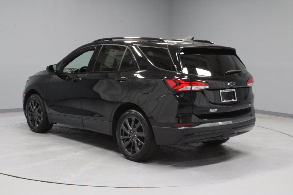 Used 2023 Chevrolet Equinox RS FWD image 10