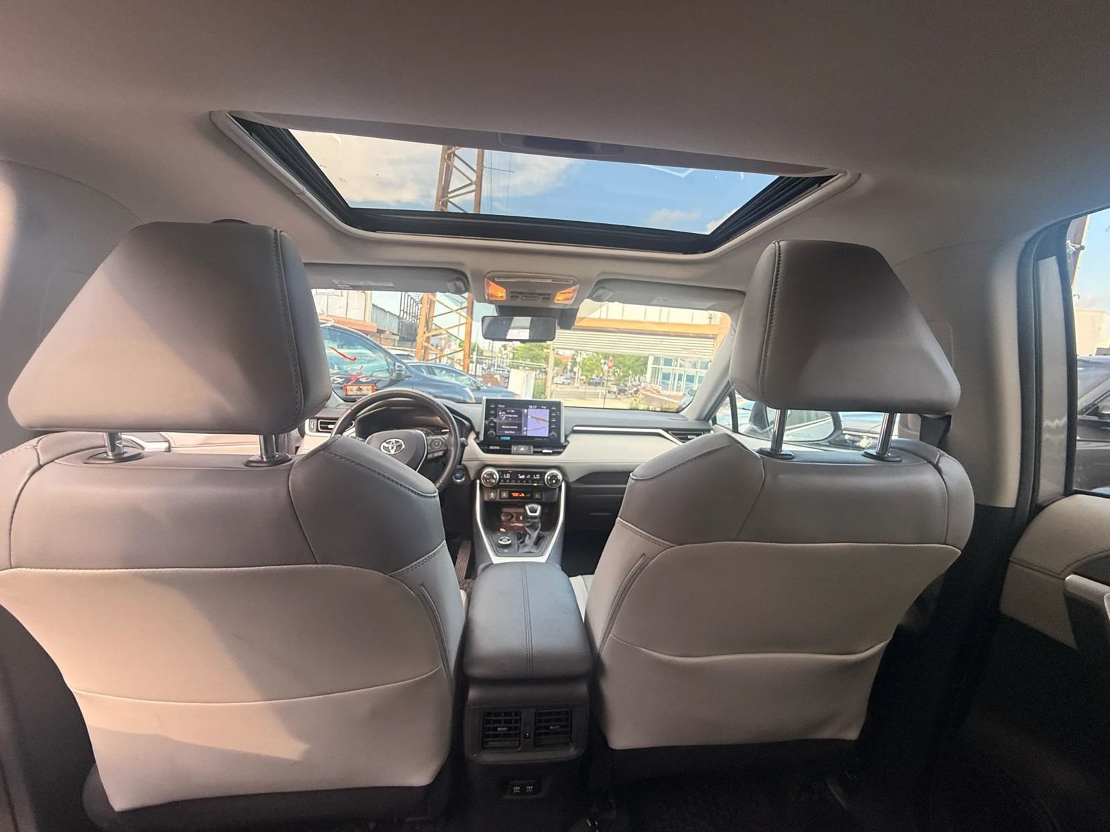Used 2019 Toyota RAV4 Limited AWD/4WD image 29