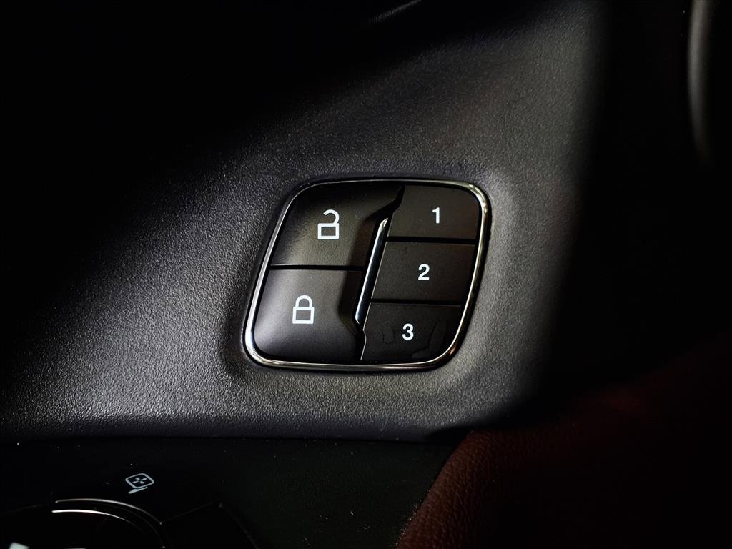 Used 2023 Ford Expedition Limited image 18