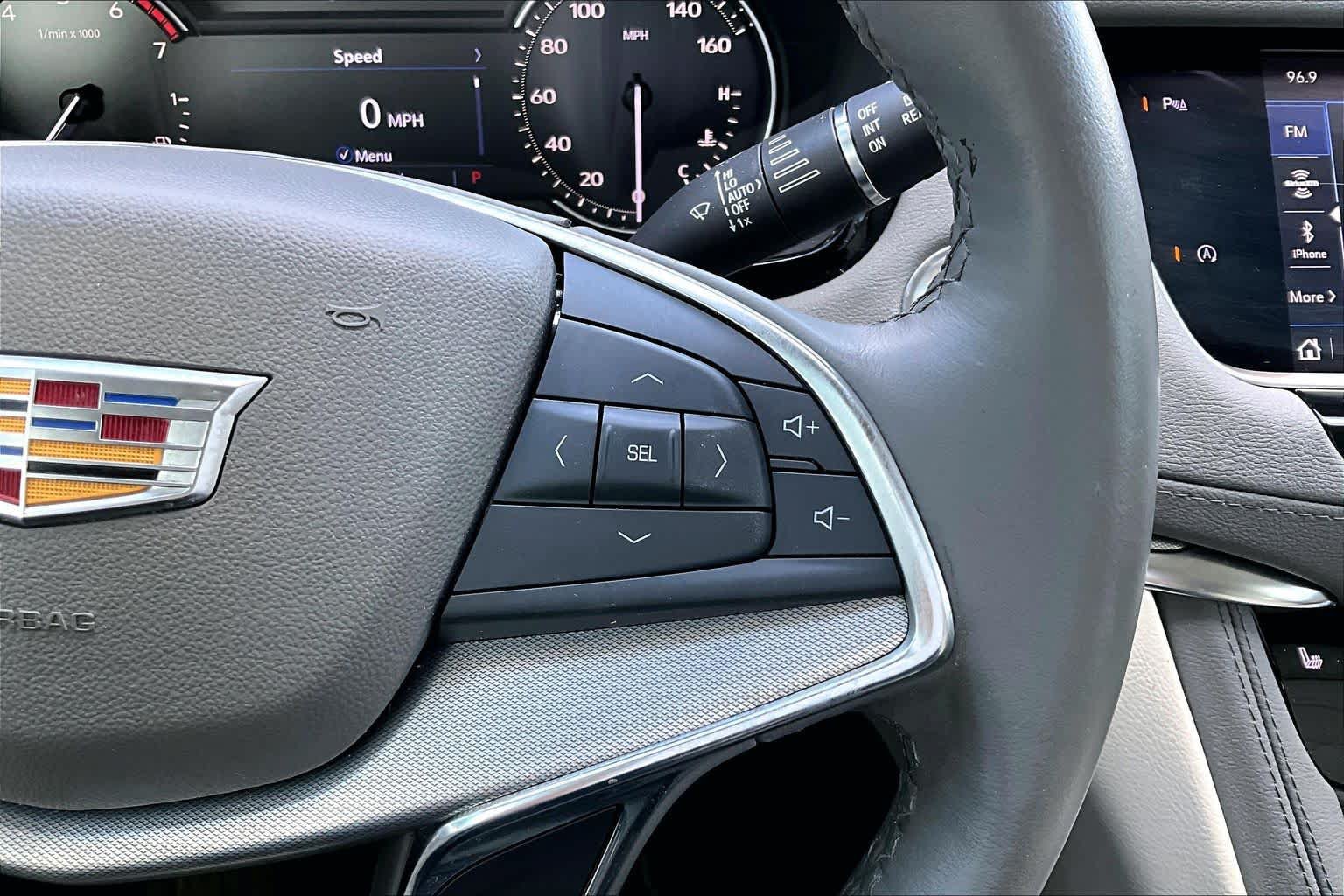Used 2020 Cadillac XT5 Premium Luxury FWD image 23