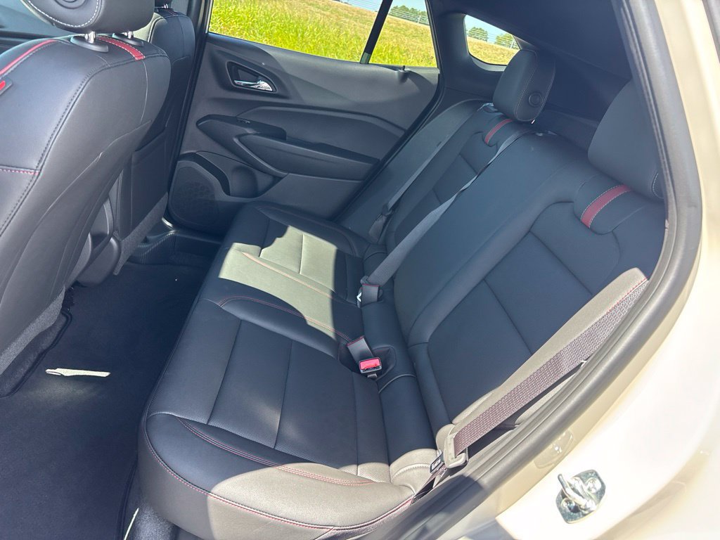 New 2026 Chevrolet Trax RS w/ Sunroof Package FWD image 10