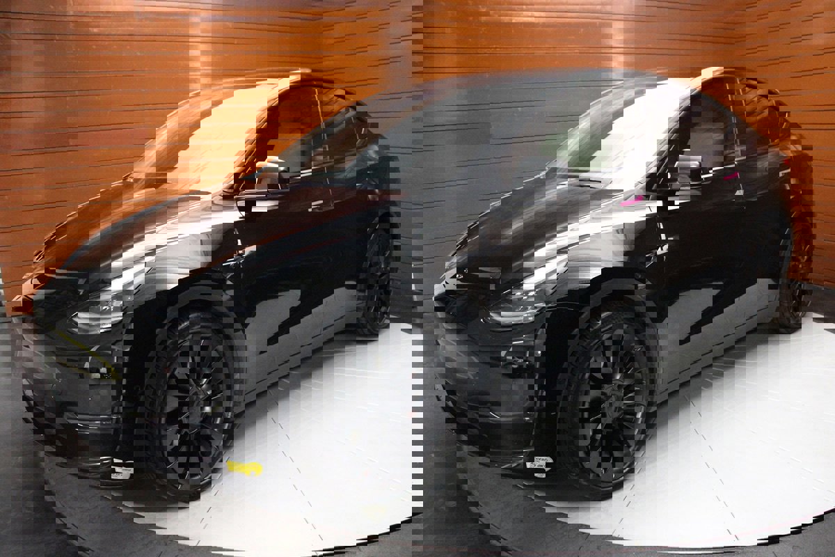 Used 2022 Tesla Model Y Performance image 17