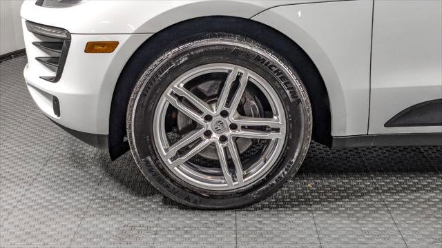 Used 2018 Porsche Macan Sport Edition w/ Driver Memory Package image 37