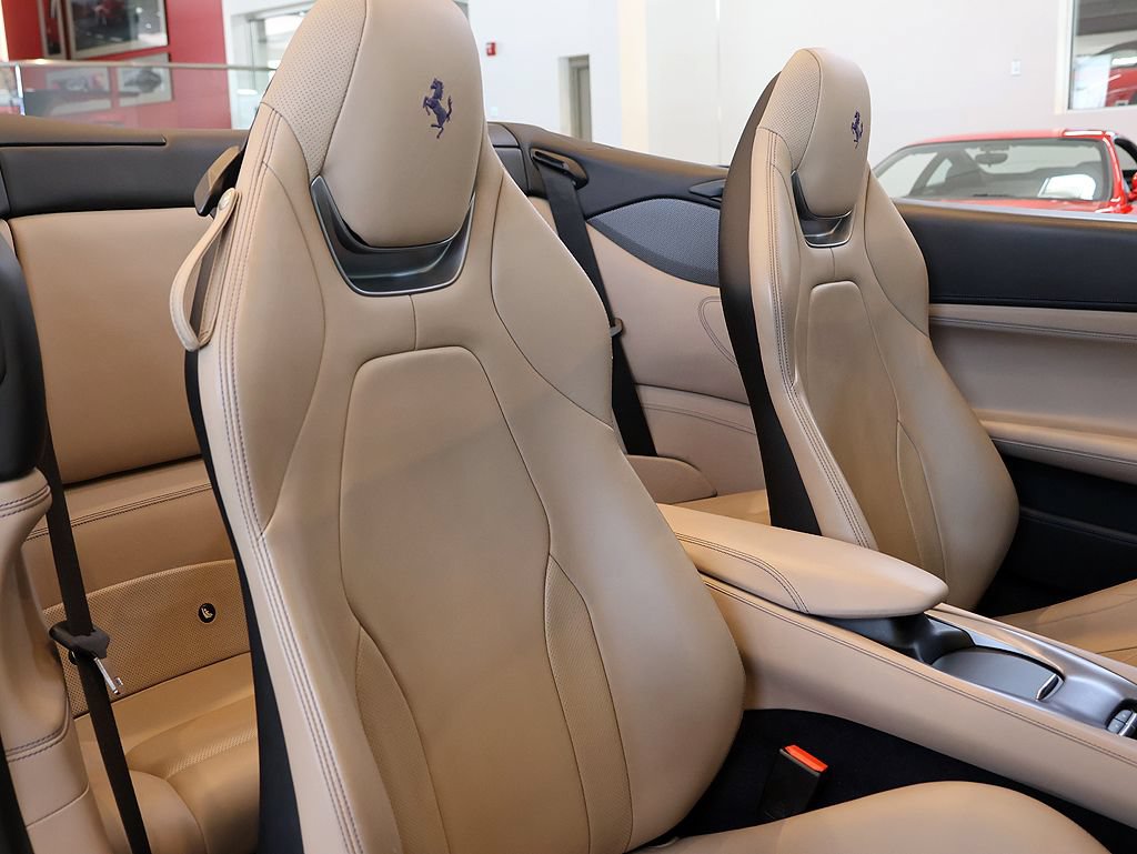 Certified 2019 Ferrari Portofino RWD image 30
