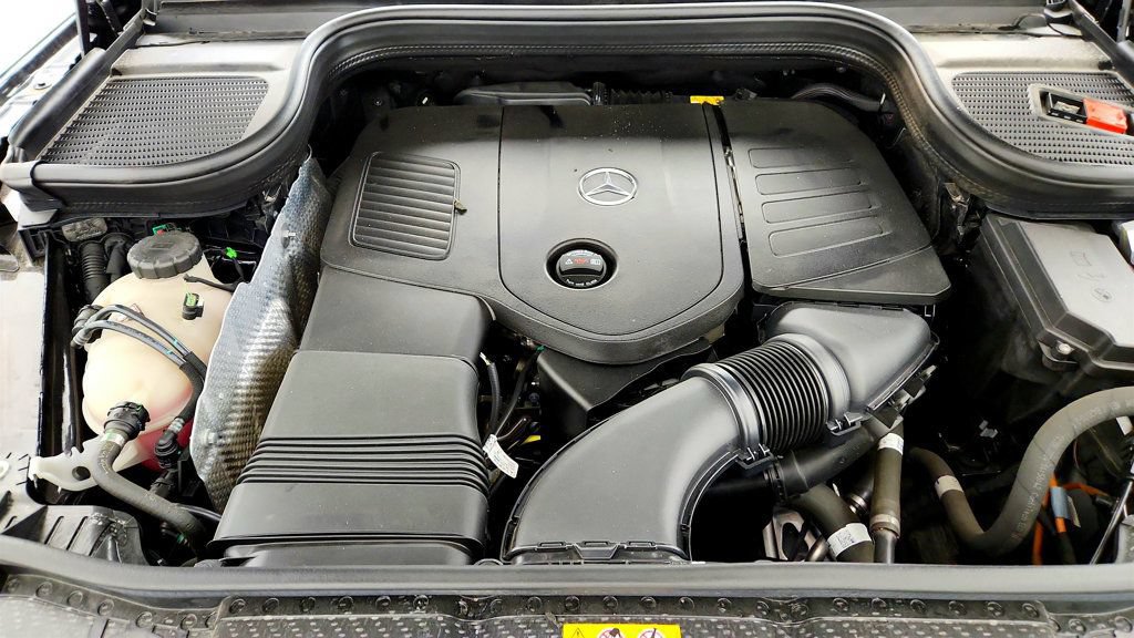 Used 2025 Mercedes-Benz GLE 450e 4MATIC image 26