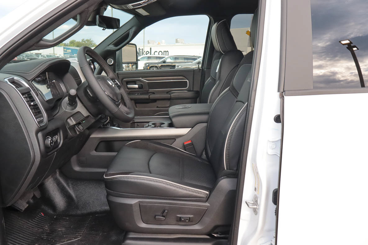 New 2027 RAM 5500 4x4 Crew Cab w/ Laramie Trim Package image 13