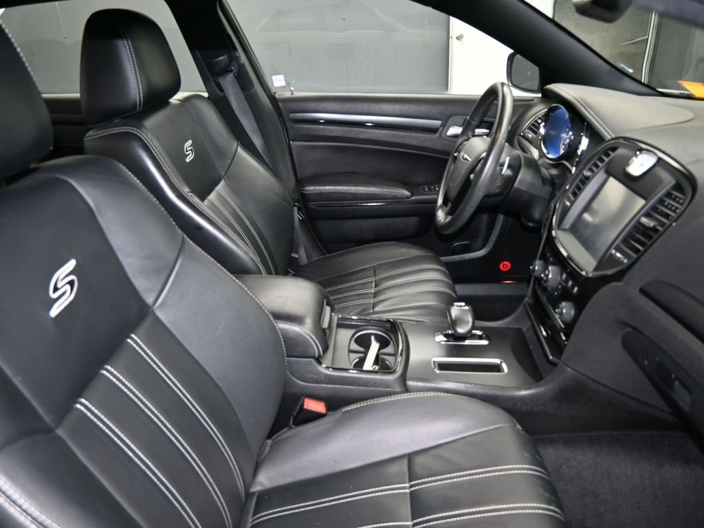 Used 2014 Chrysler 300 S image 41