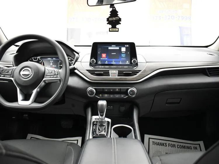 Used 2024 Nissan Altima 2.5 SV image 19