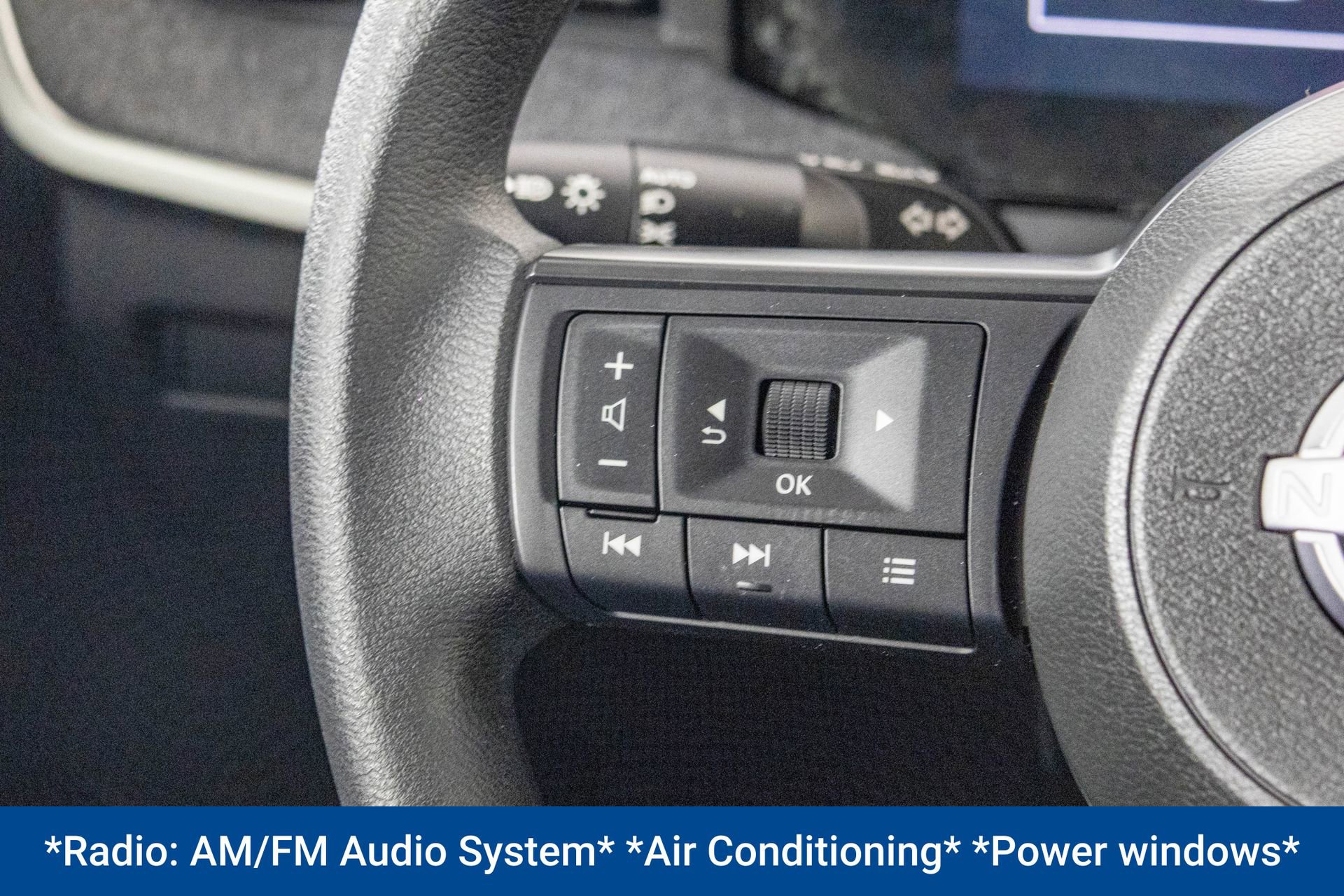 Used 2025 Nissan Kicks SV image 8