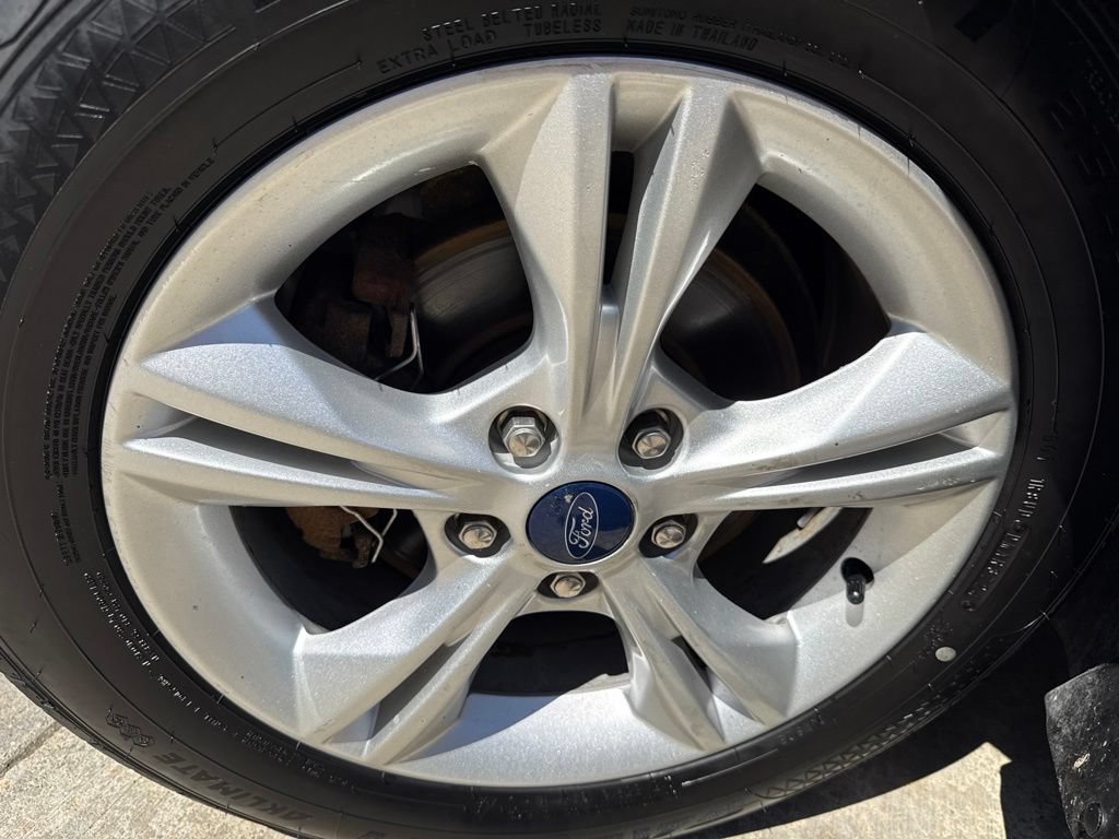 Used 2014 Ford Focus SE w/ SE Winter Package FWD image 31