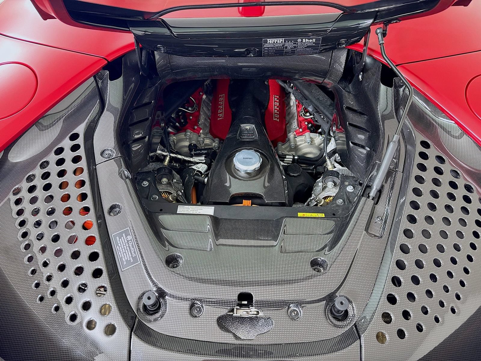 Used 2023 Ferrari SF90 Spider AWD/4WD image 24