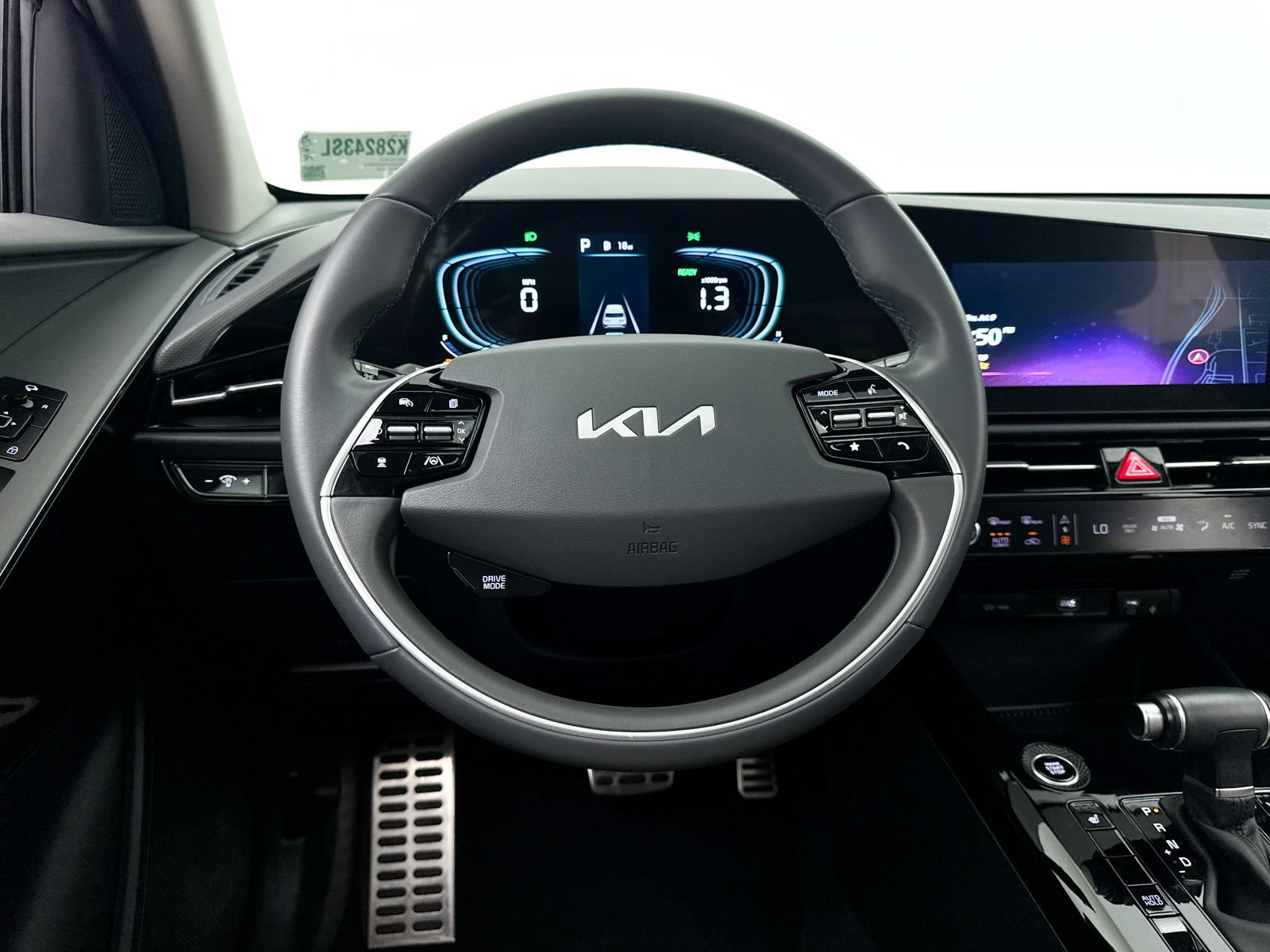 Certified 2025 Kia Niro EX Touring FWD image 34
