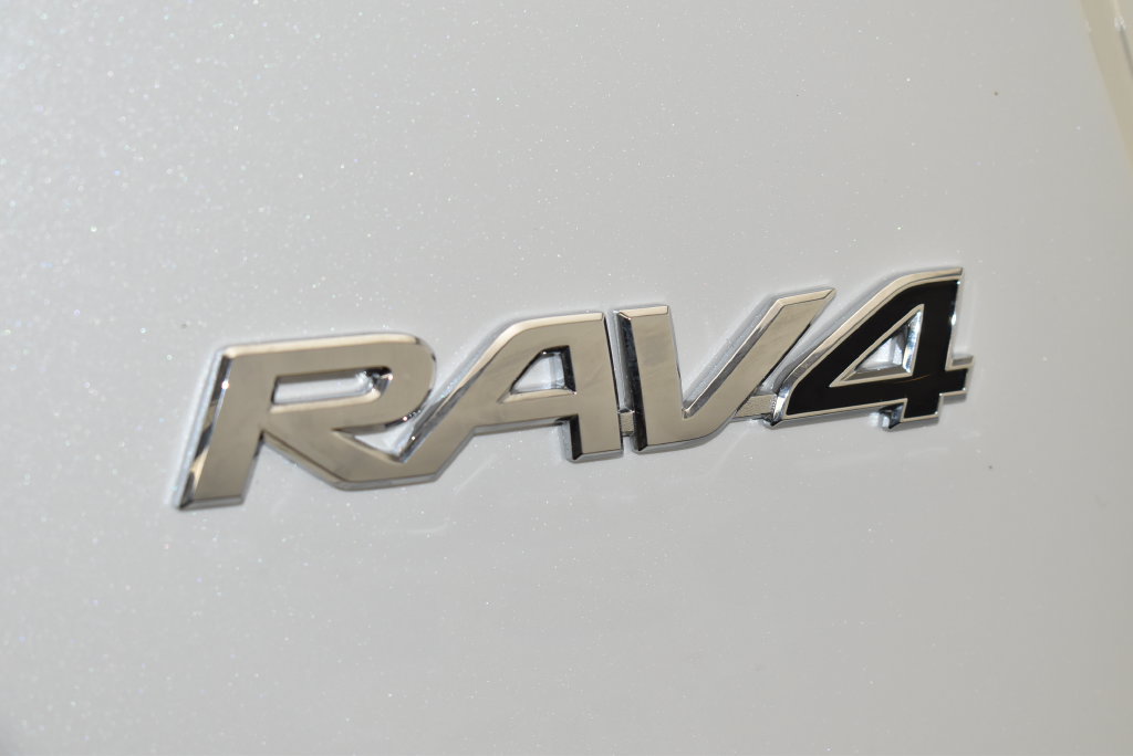 Used 2017 Toyota RAV4 Limited w/ Advanced Technology Package AWD/4WD image 9