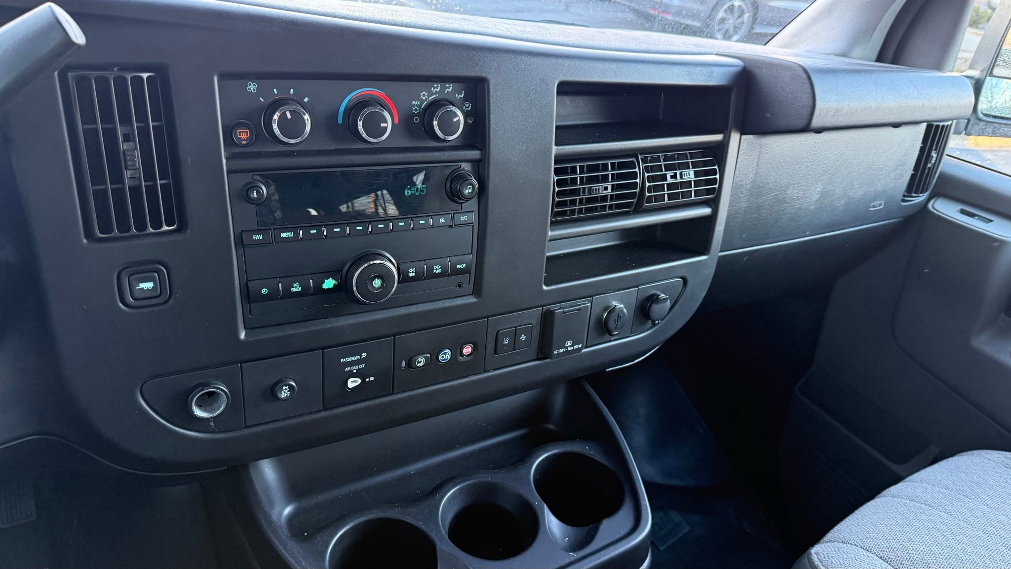 Used 2019 Chevrolet Express 3500 LT w/ LT Preferred Equipment Group image 23