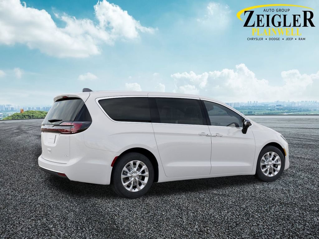 New 2027 Chrysler Pacifica Select AWD/4WD image 4
