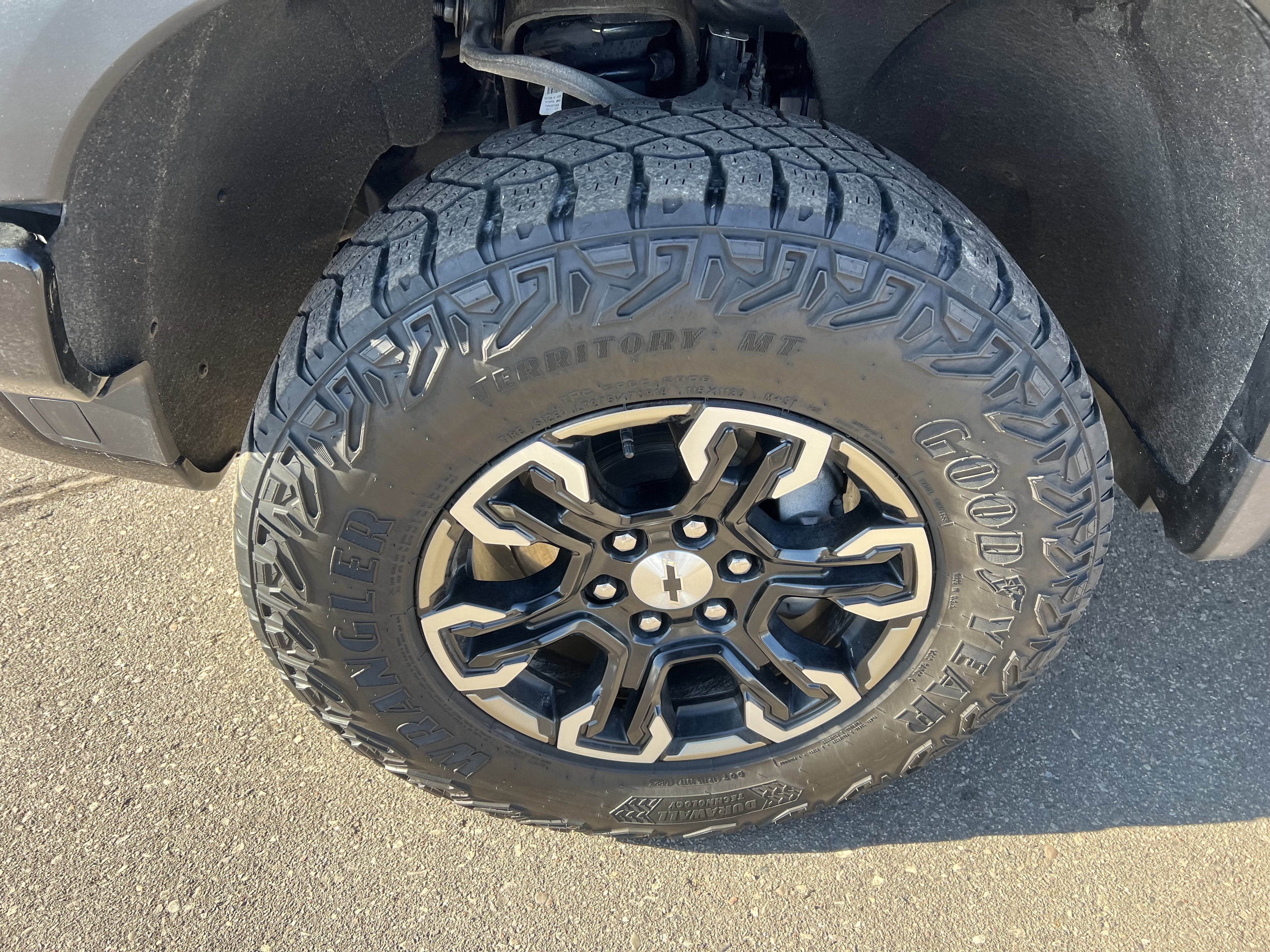 Used 2023 Chevrolet Silverado 1500 ZR2 image 4