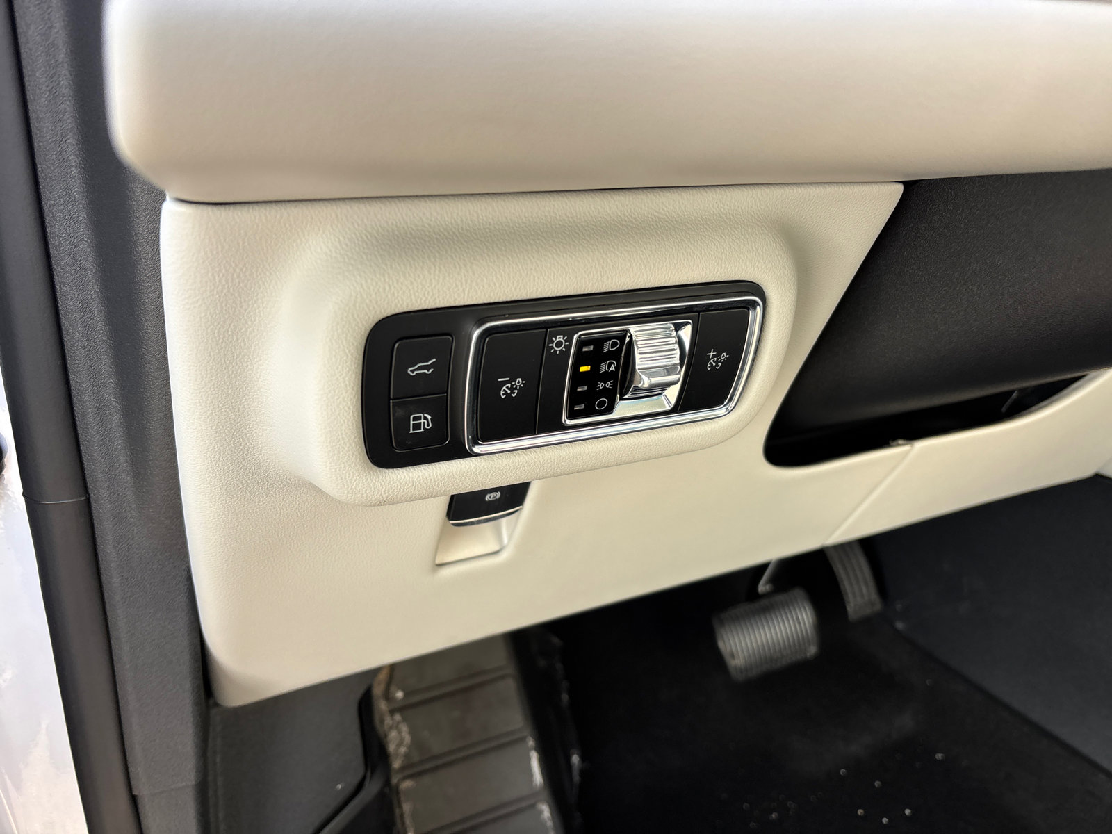 New 2026 Lincoln Nautilus Premier w/ Equipment Group 102A AWD/4WD image 14