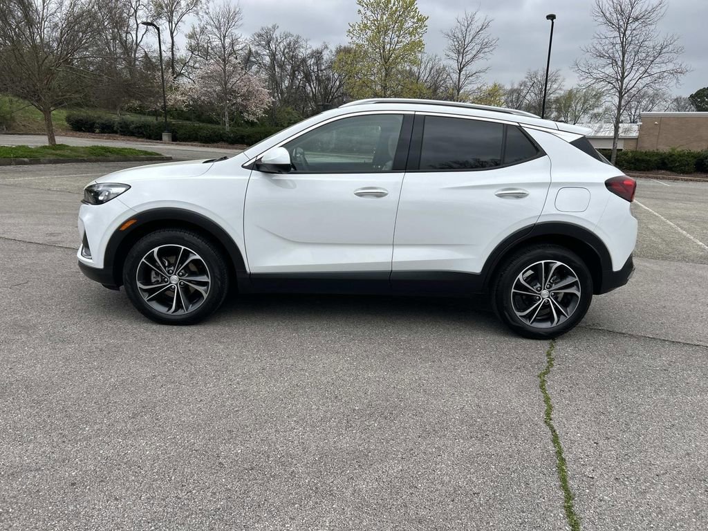 Used 2022 Buick Encore GX Essence w/ Advanced Technology Package FWD image 4
