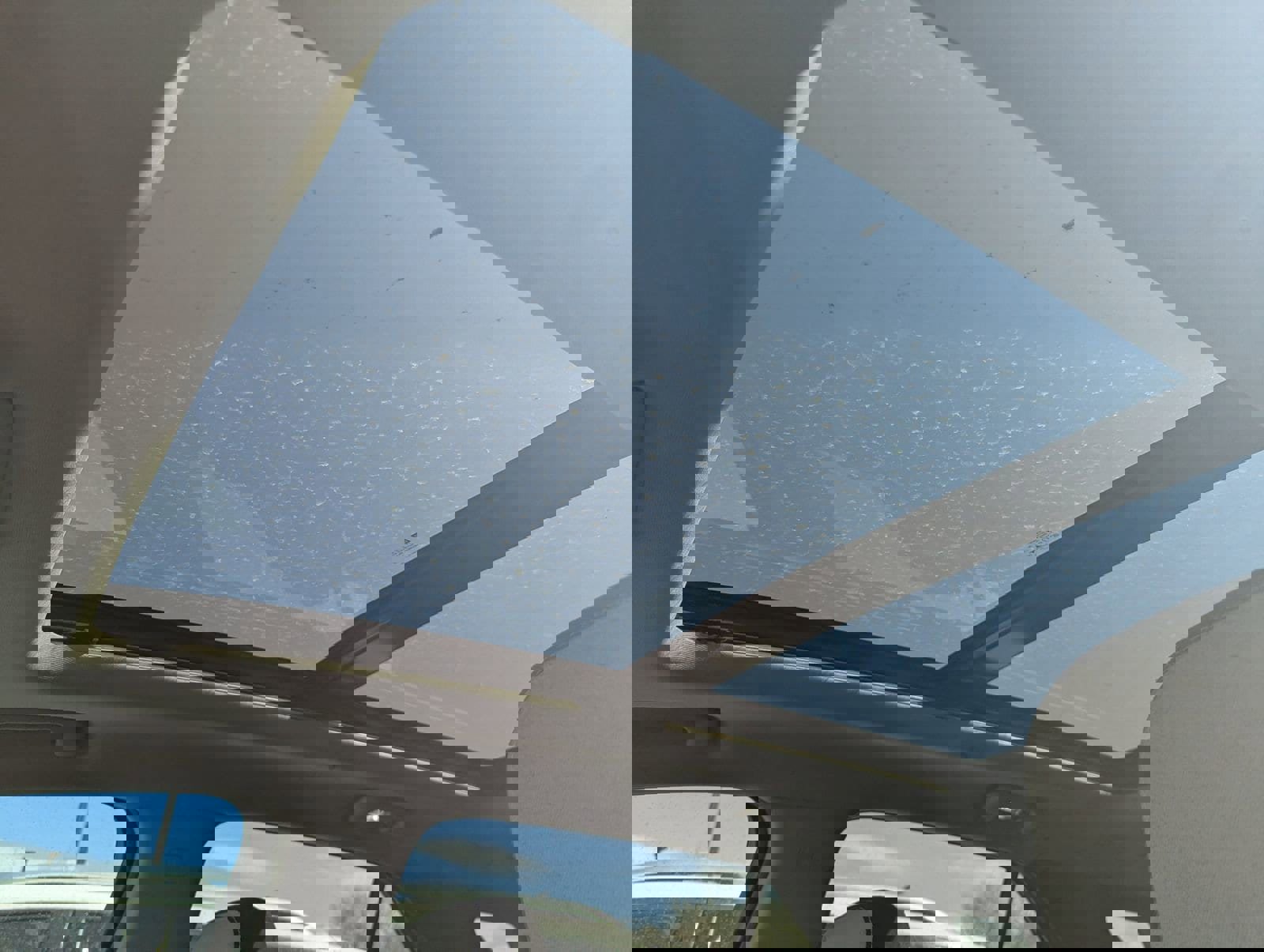 Used 2018 Chevrolet Equinox LT w/ Sun & Infotainment Package image 7