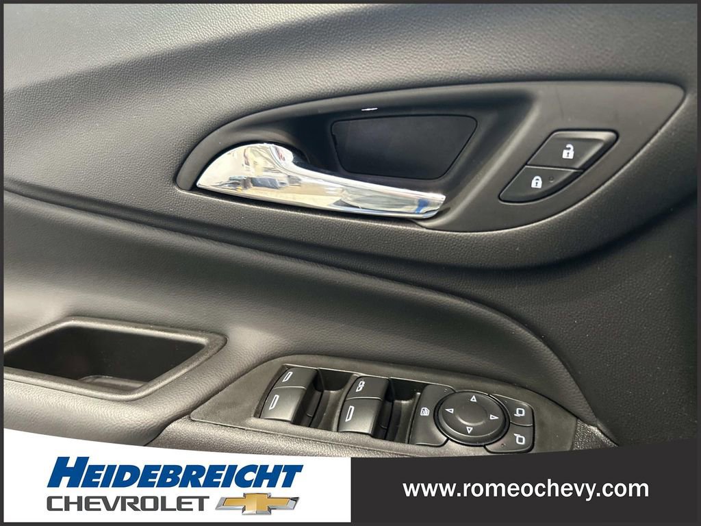 Used 2024 Chevrolet Equinox LT image 11