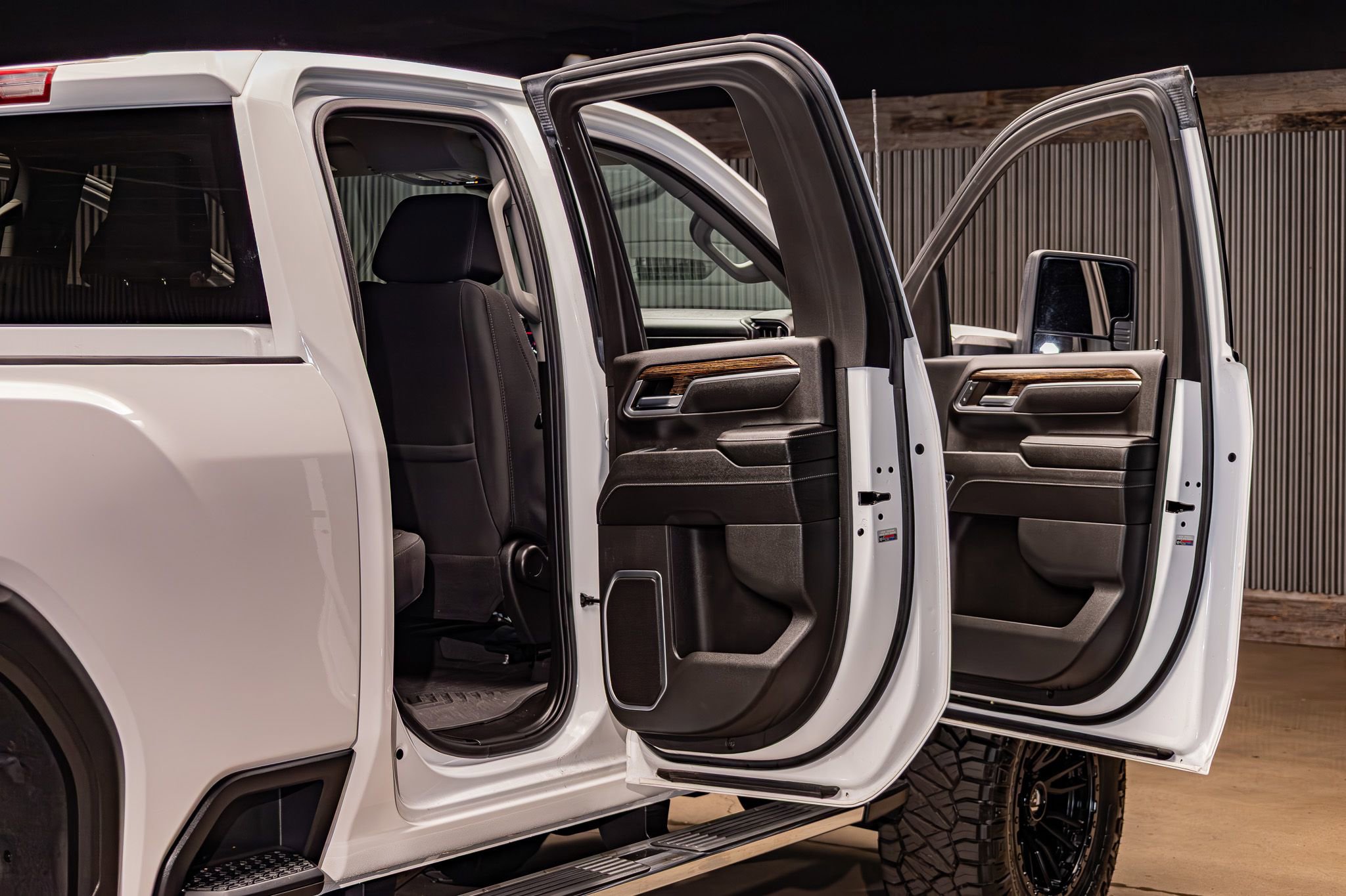 Used 2024 GMC Sierra 2500 SLE w/ SLE Convenience Package image 29