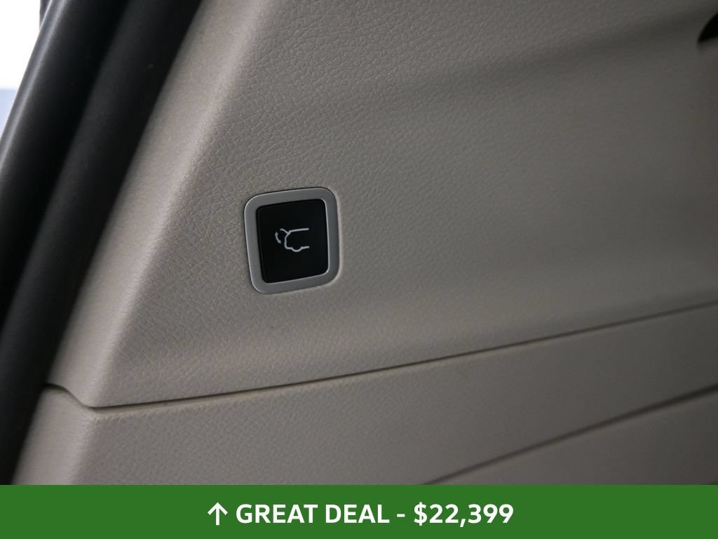Used 2023 Chrysler Pacifica Limited FWD image 24