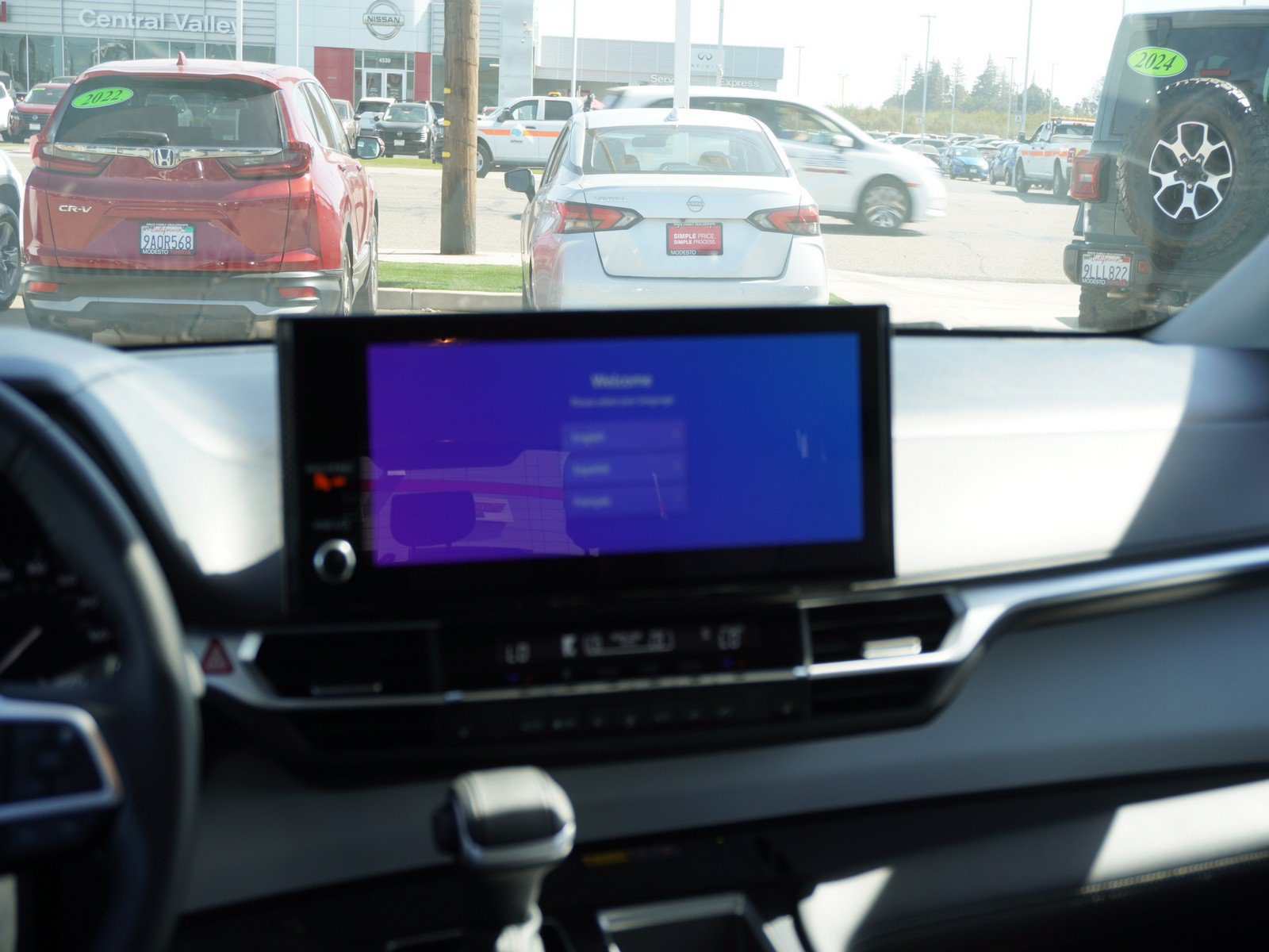 Used 2025 Toyota Sienna XLE w/ XLE Plus Package FWD image 18