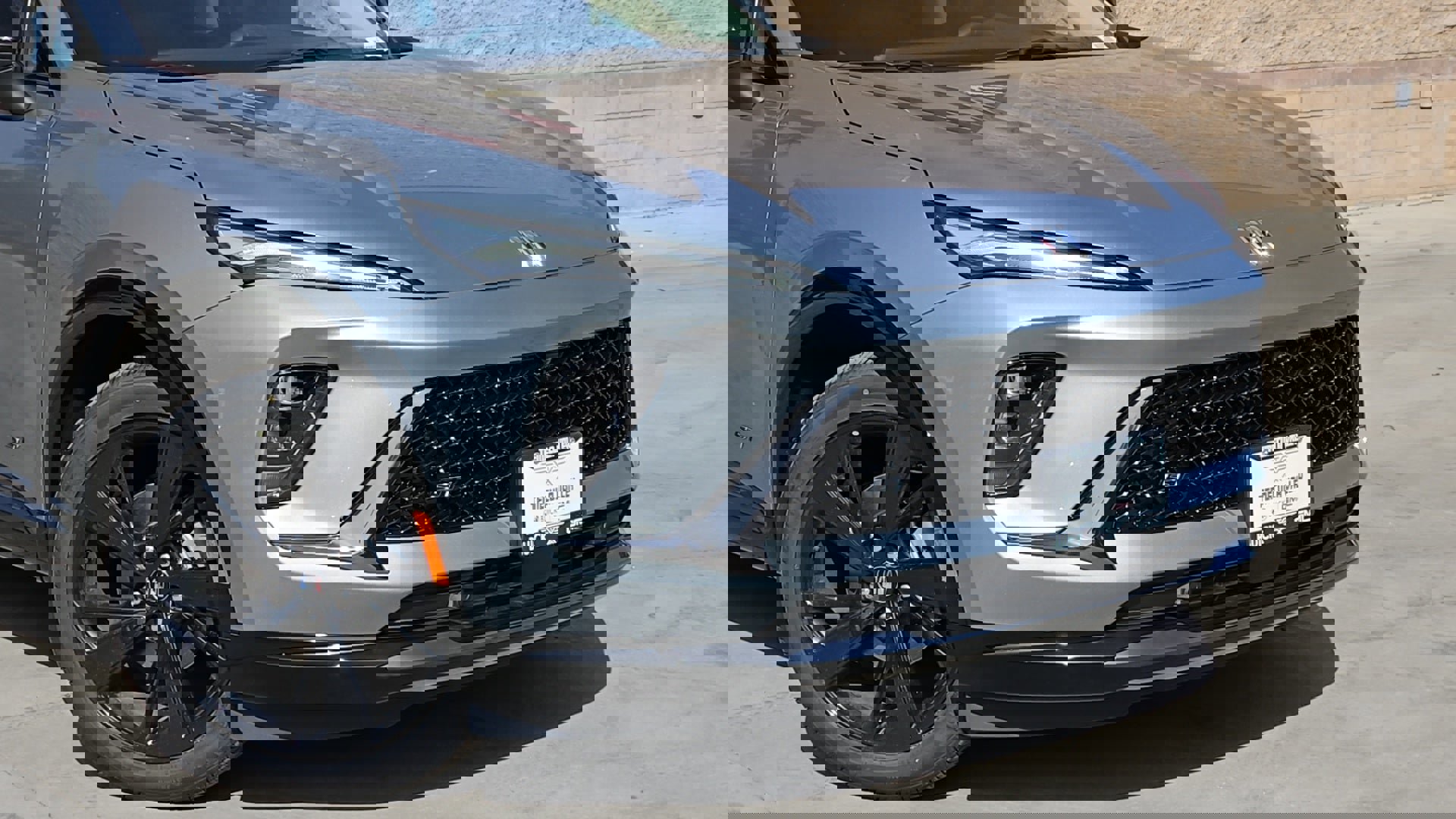 Used 2025 Buick Envision Sport Touring image 3