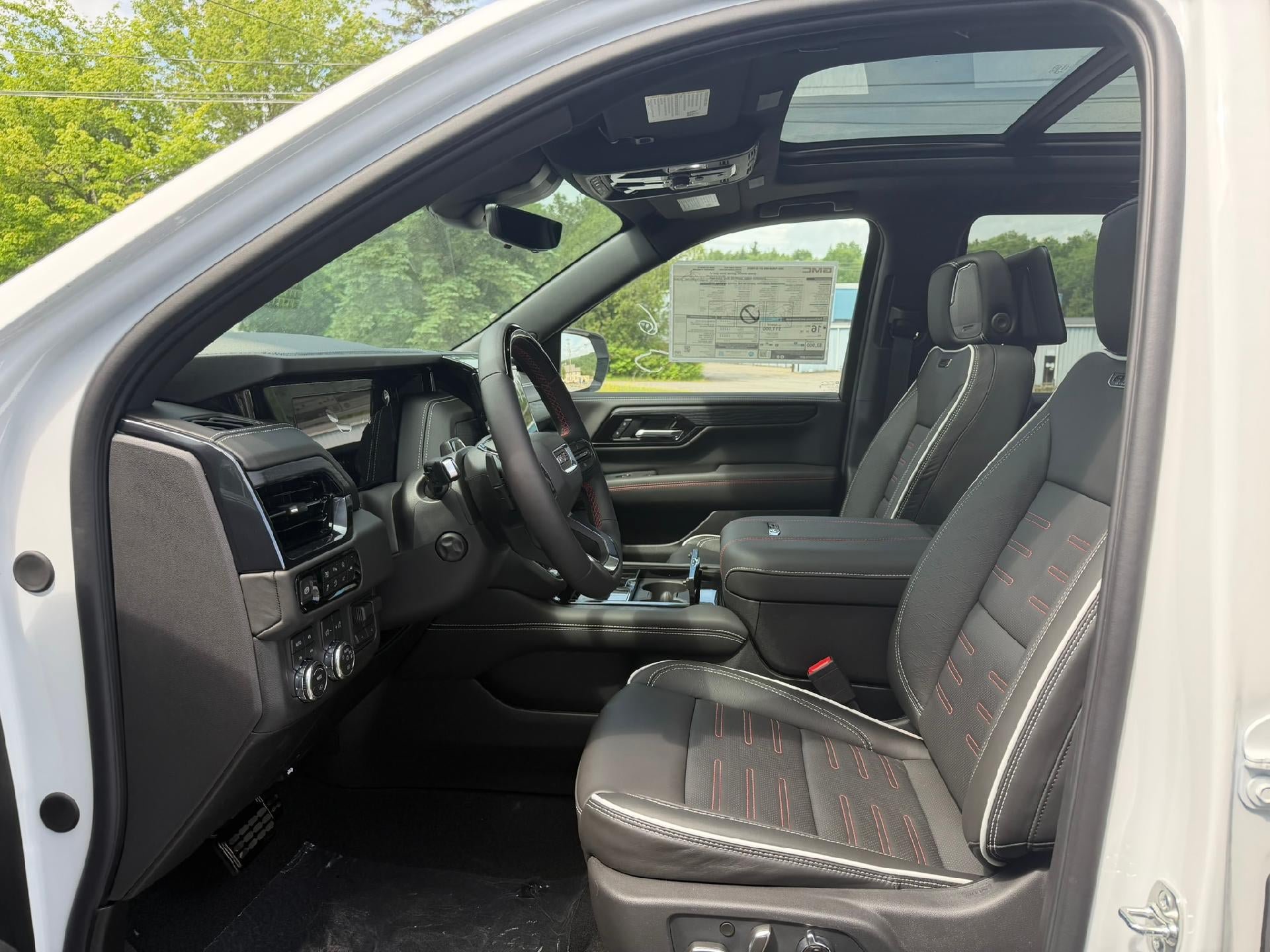 New 2026 GMC Yukon AT4 Ultimate w/ LPO, Floor Liner Package AWD/4WD image 13
